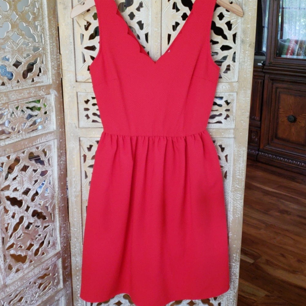 Gianni Bini Scalloped dress